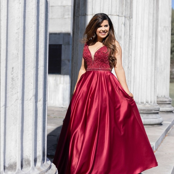 Red Pageant Gown - Picture 6 of 16